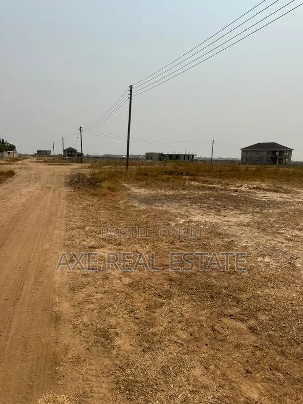 Major Deals on Titled Lands · Photo 3