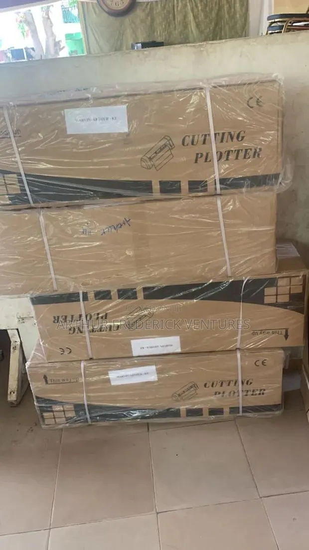 4ft Contour Cutting Plotter · Photo 1