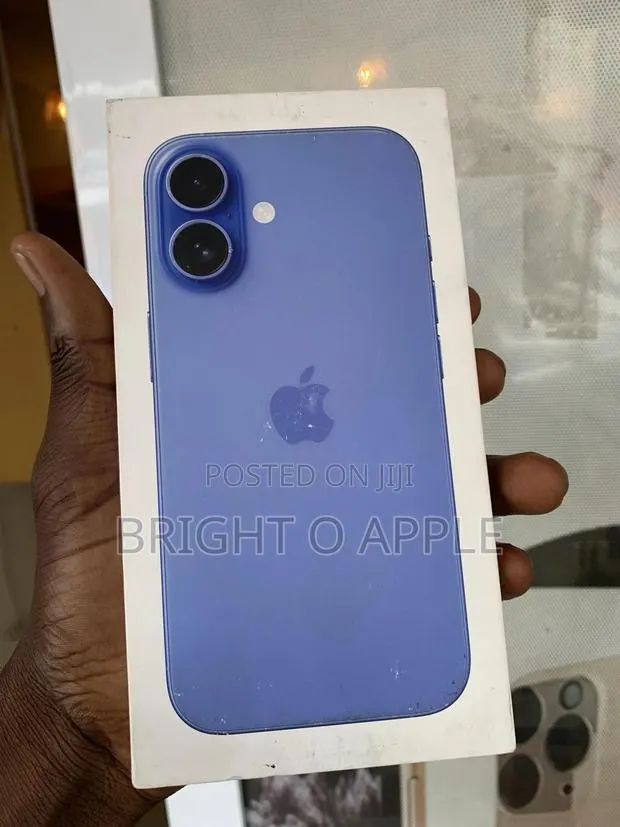 New Apple iPhone 16 128 GB Blue · Photo 1