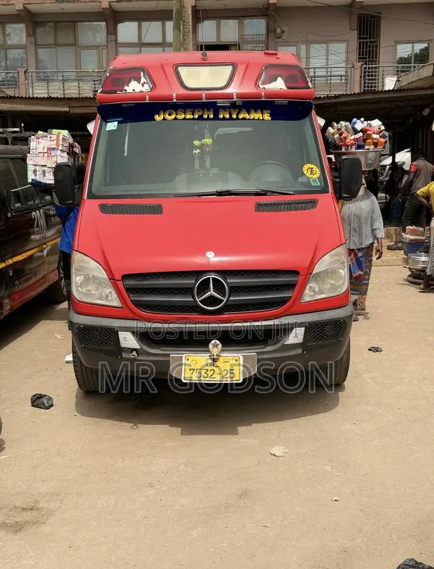 Mercedes-Benz Sprinter 2012 Red