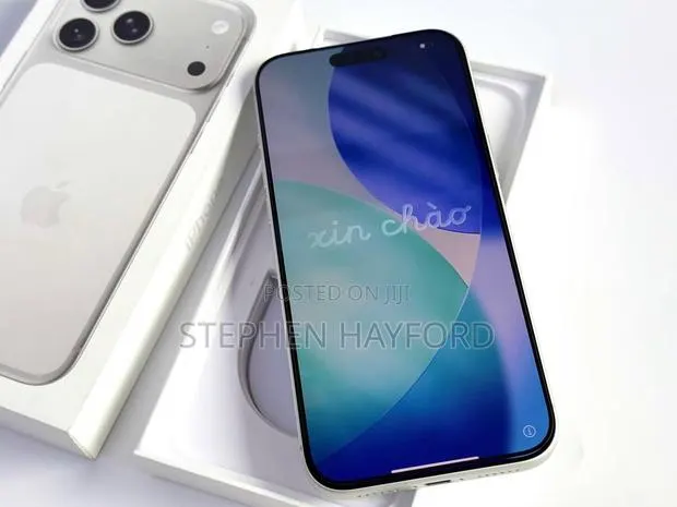 Apple iPhone 17 Pro Max 512 GB Silver · Photo 1