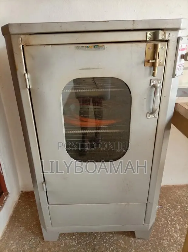 Commercial Oven · Photo 1