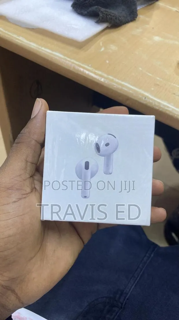 Apple Airpods 4 · Photo 1