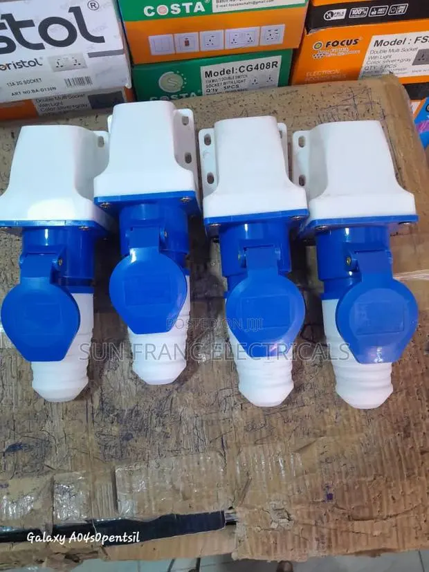 16a 3pin 4pin 5pin Industrial Male and Female Plug · Photo 1
