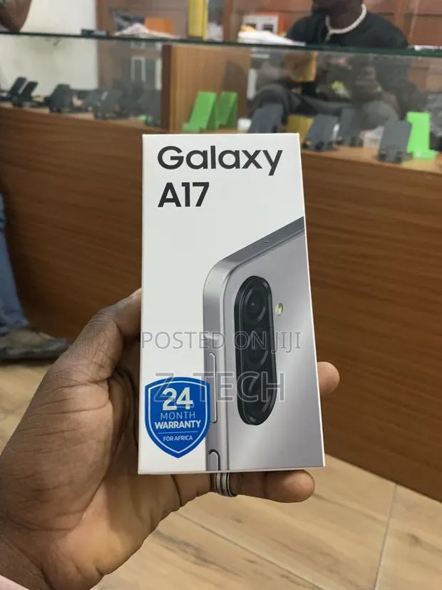 New Samsung Galaxy A17 128 GB Gray · Photo 1