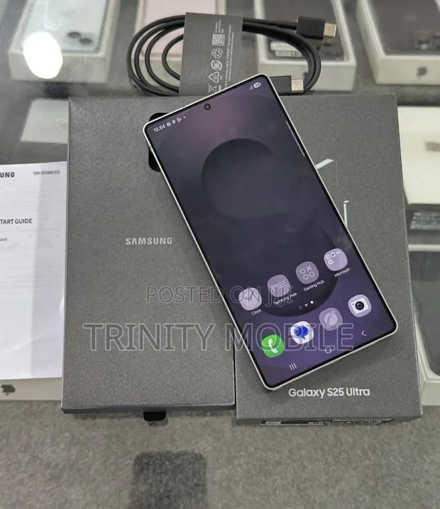 New Samsung Galaxy S25 Ultra 1 TB Gold · Photo 1