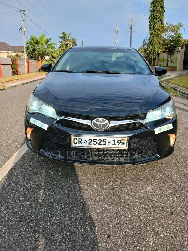 Toyota Camry SE 4dr Sedan (2.5L 4cyl 6A) 2017 Black · Photo 1