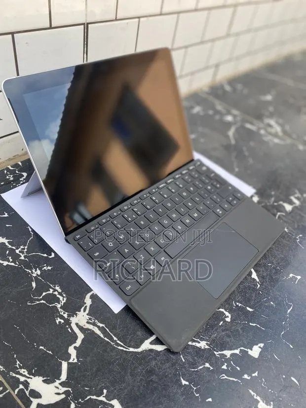 Laptop Microsoft Surface Go 4GB Intel Pentium SSD 128GB · Photo 1