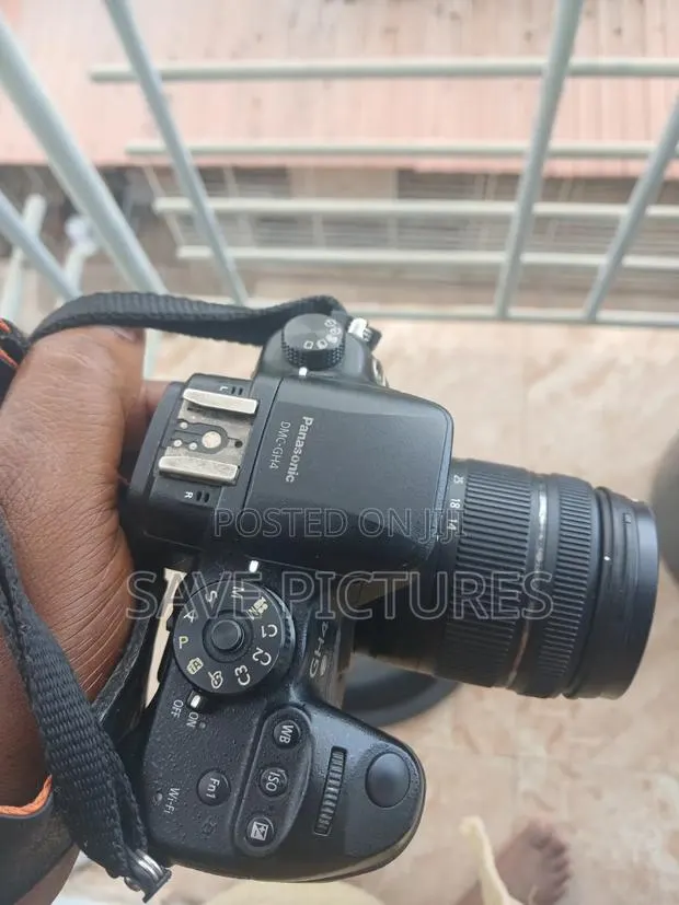 Panasonix Lumix GH4 + Lens 14-42mm · Photo 1