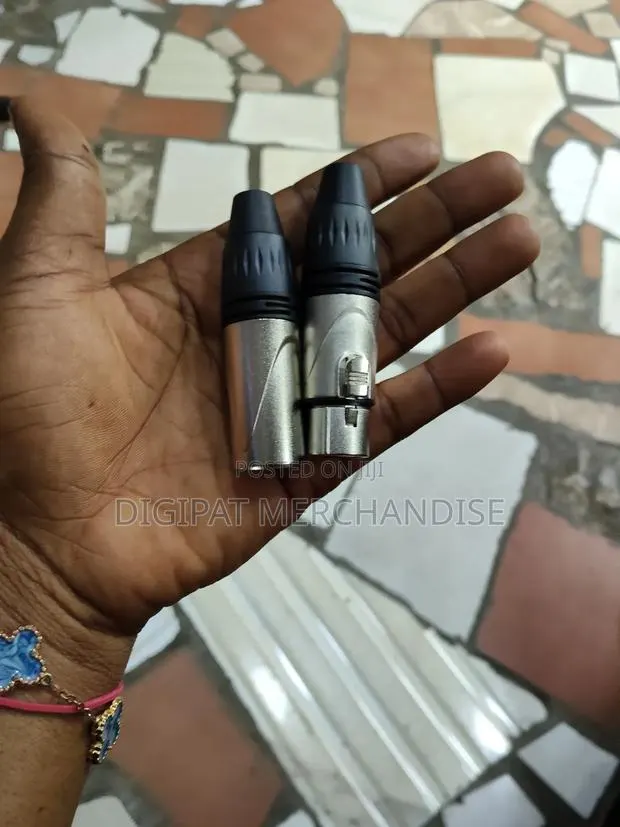 Sliver Canon Plugs With Black Head · Photo 1