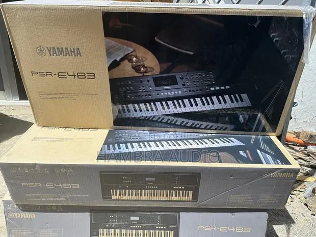 Yamaha PSR E483 Keyboard · Photo 1