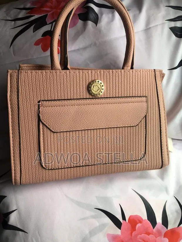 Beautiful Fashion Handbag for Women · Photo 1
