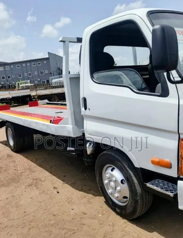 Mighty 2 Towing Truck · Photo 1
