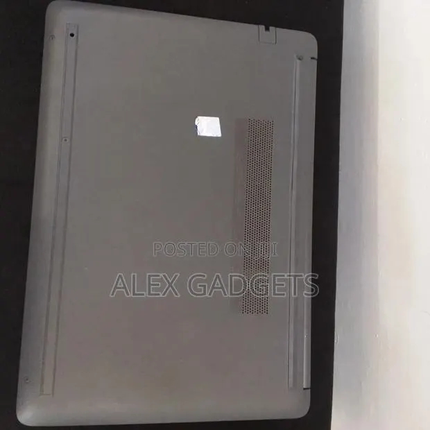 Laptop HP 240 G7 4GB Intel SSD 128GB · Photo 1