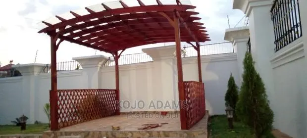 Classic Pergola Building · Photo 1