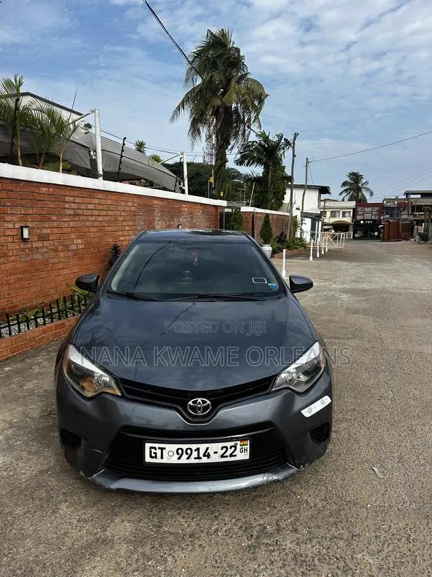 Toyota Corolla LE 4dr Sedan (1.8L 4cyl CVT) 2015 Gray · Photo 1