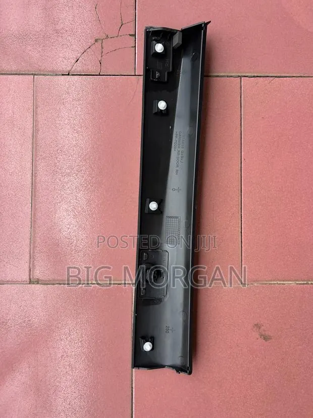 Mitsubishi Outlander 2023 2024 2025 Back Door Molding · Photo 1
