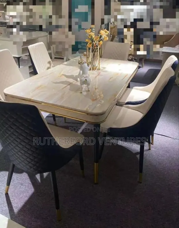 Quality Dining Table And Chairs · Photo 1