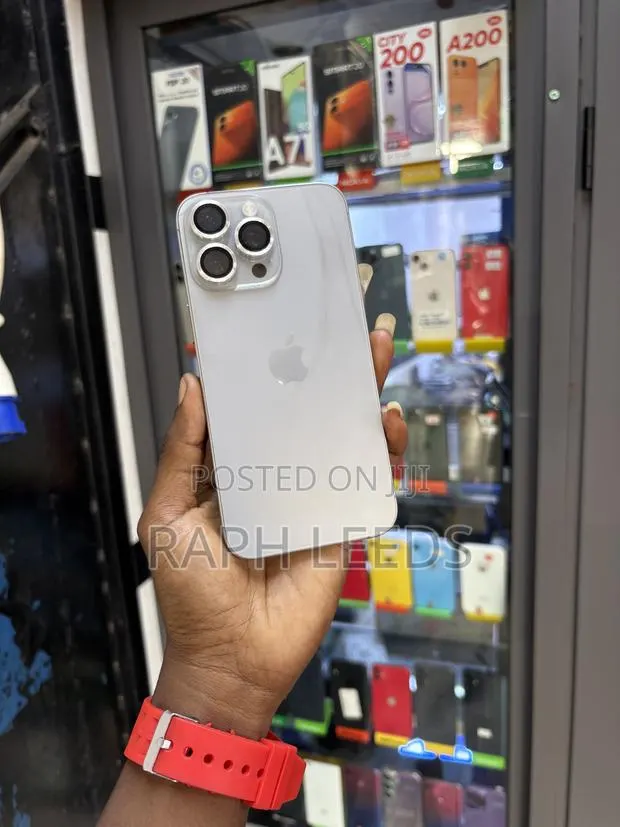 New Apple iPhone 15 Pro Max 256 GB Silver