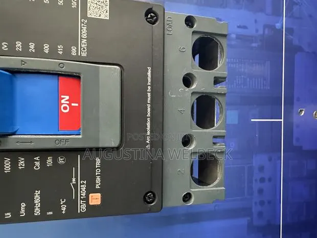 Molded Case Circuit Breaker(Mccb) 400amps 4pole · Photo 1