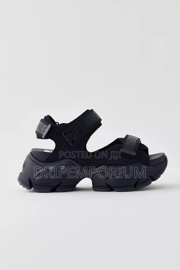 BUFFALO Chunky Sandals · Photo 1