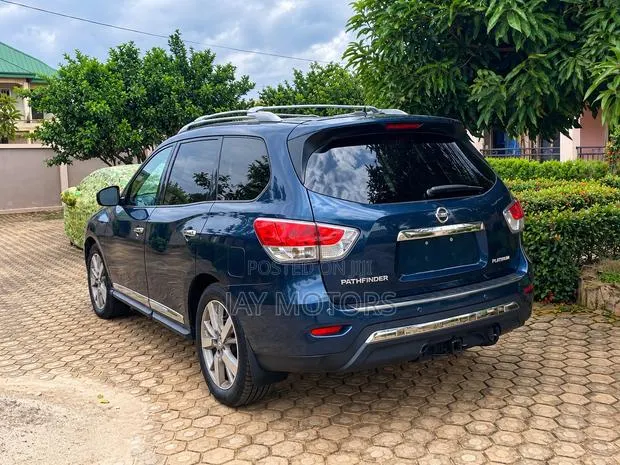 Nissan Pathfinder Platinum 4dr 4x4 (3.5L 6cyl) 2016 Blue · Photo 1