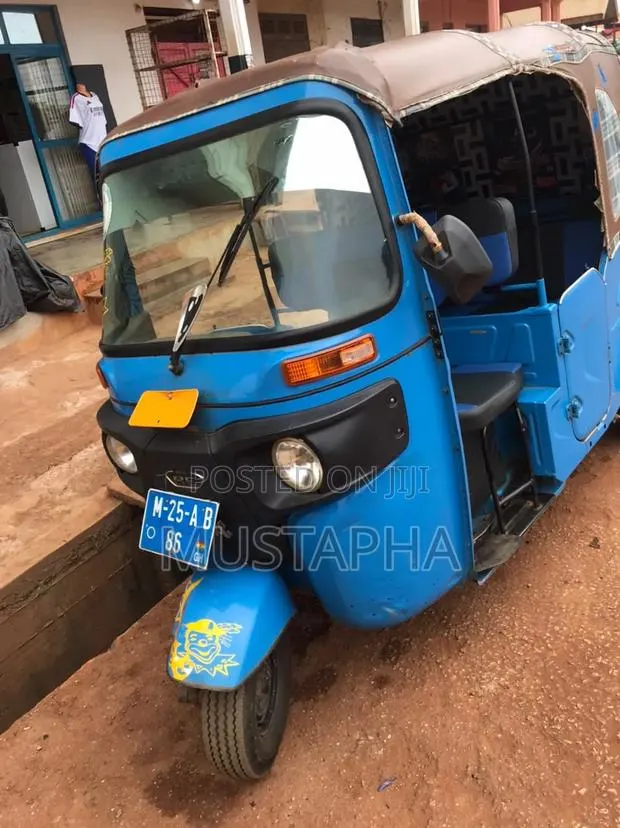 Bajaj Boxer 150 UG 2025 Green · Photo 1