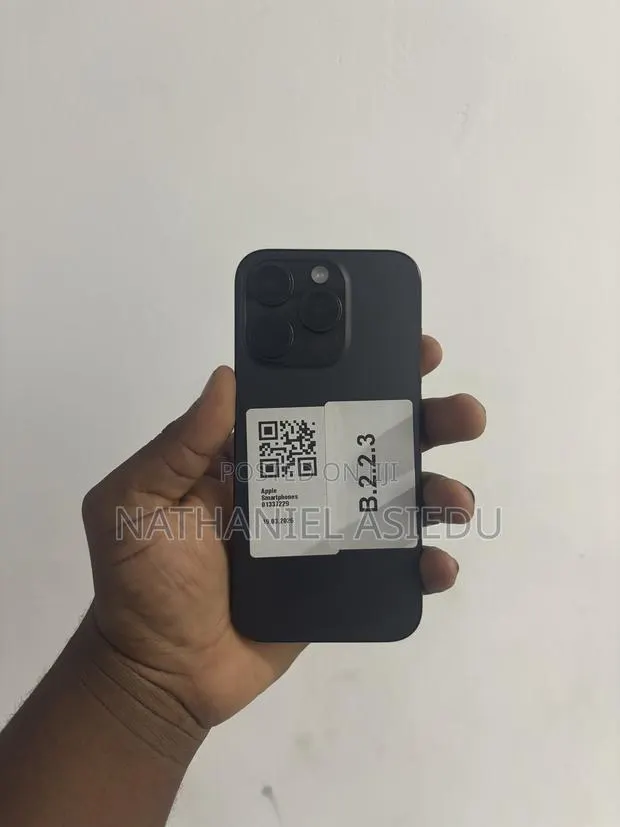 Apple iPhone 15 Pro 128 GB Black · Photo 1
