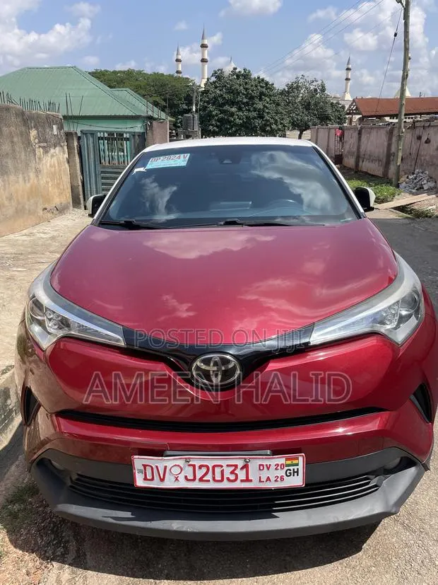 Toyota C-HR XLE Prermium FWD (2.0L 4cyl 2AM) 2018 Red · Photo 1