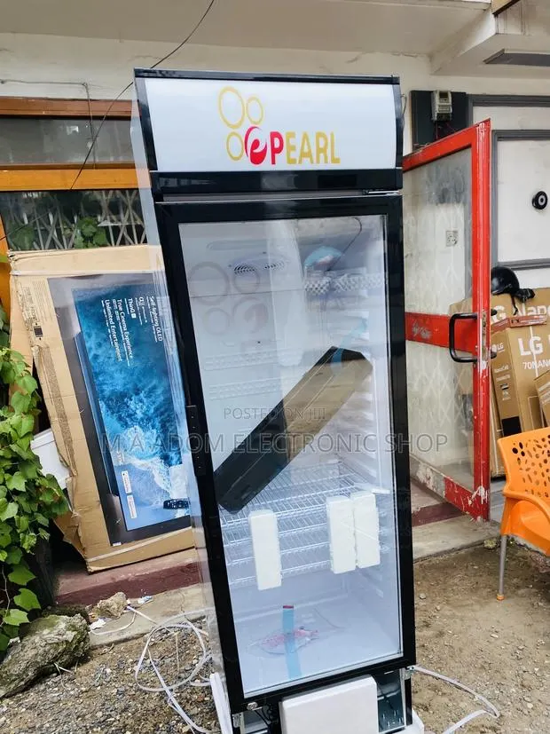 Super Chilling Pearl PVC 424-2b Single Door Beverage Fridge. · Photo 1