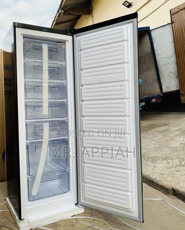 Effortless Cooling Pearl Puf 370-1a 1 Door Upright Standing Freezer · Photo 1