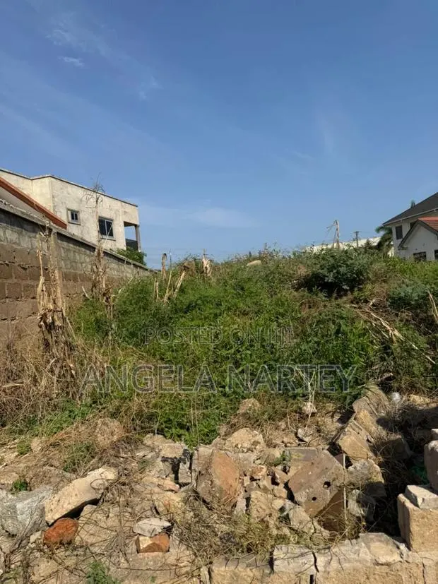 80/130 Feet Land For Sale At East Legon · Photo 1