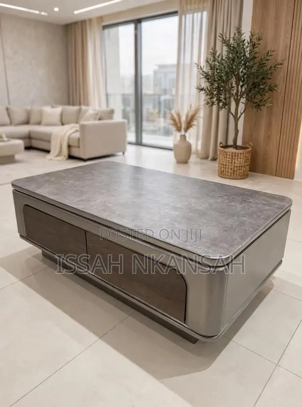 Silver Body Coffee Table · Photo 1
