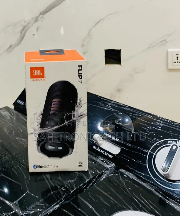 High-Premium Black JBL Flip 7 Bluetooth Speaker · Photo 1