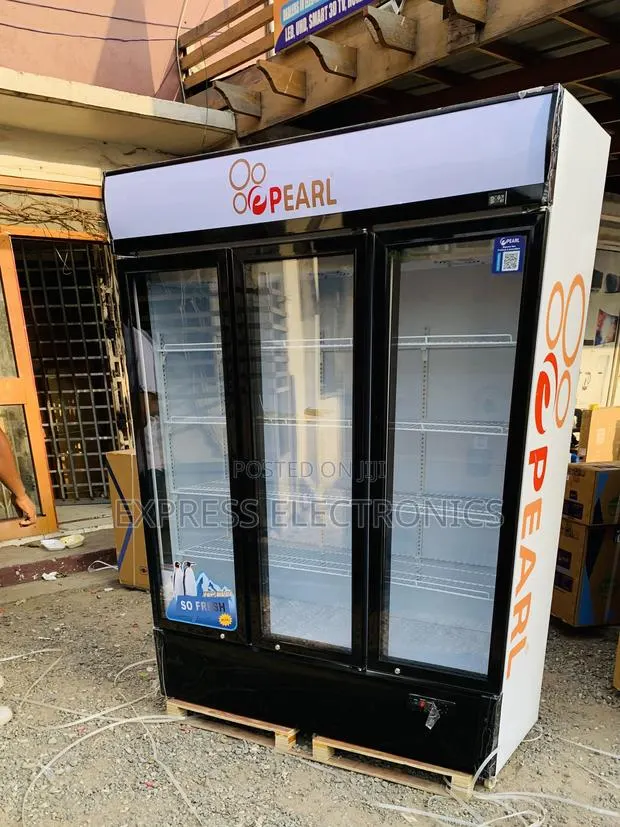 Quality Sleek New Three Doors Pearl PVC-1540-28ab Display Fridge · Photo 1
