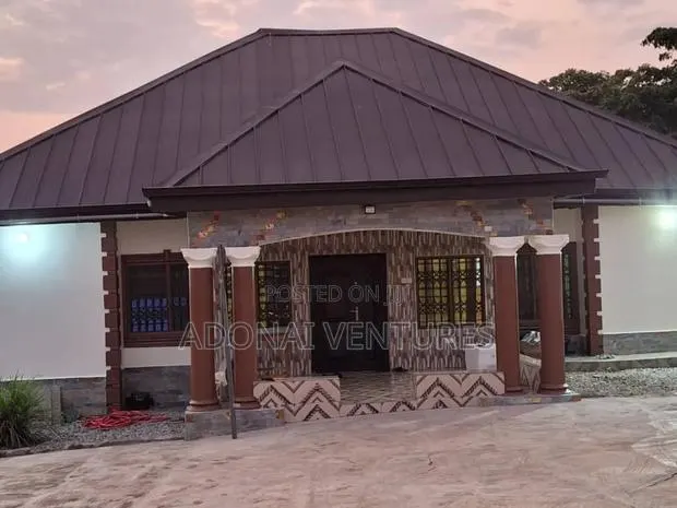 3bdrm House in Ejisu Kropa, Kumasi Metropolitan for sale · Photo 1