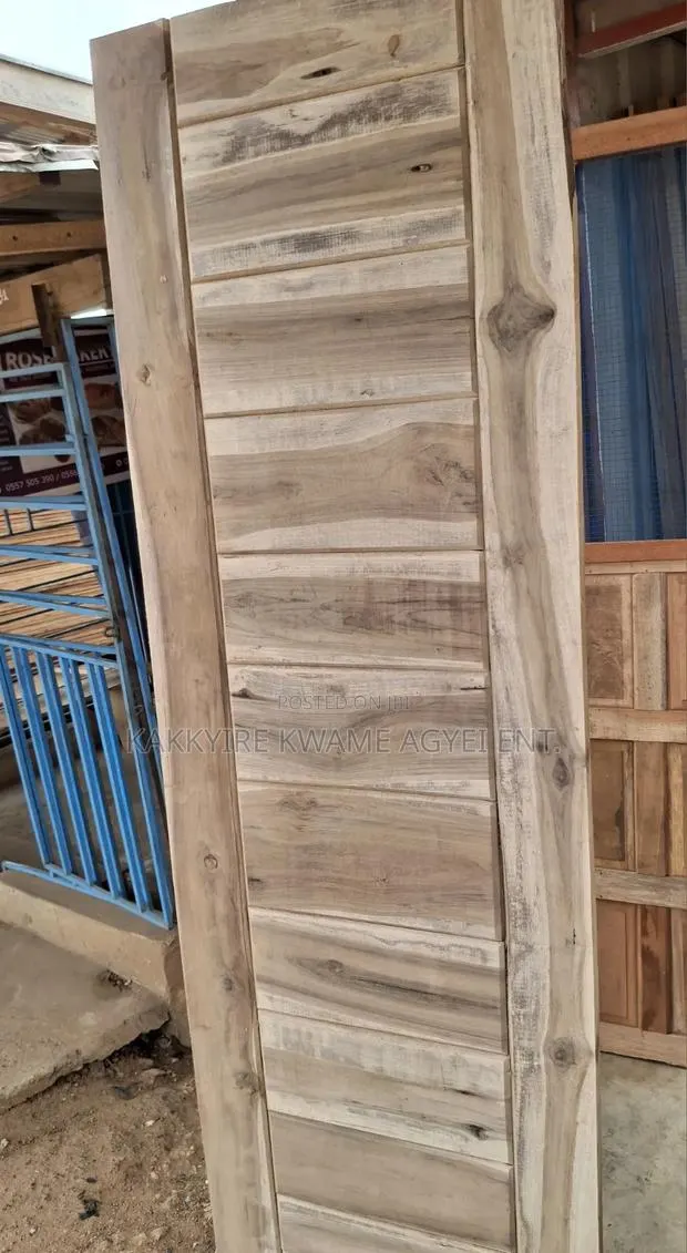 Wooden Door · Photo 1