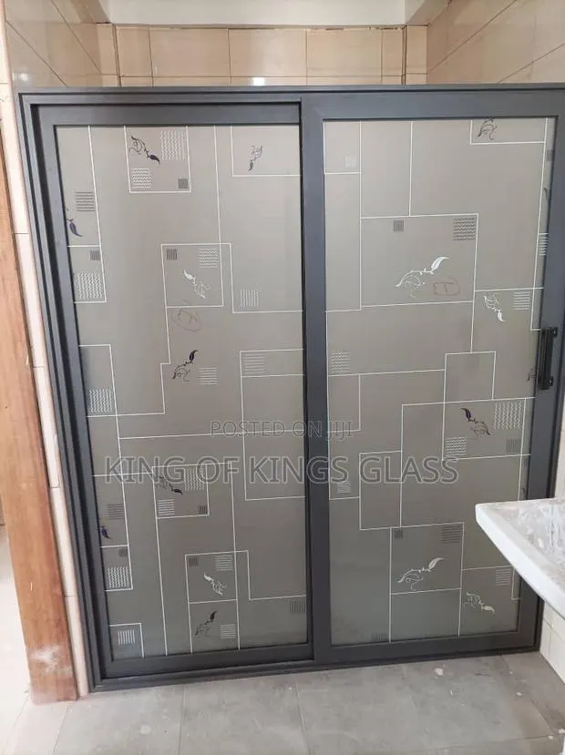 Shower Case · Photo 1