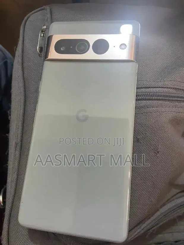 Google Pixel 7 Pro 128 GB Green · Photo 1