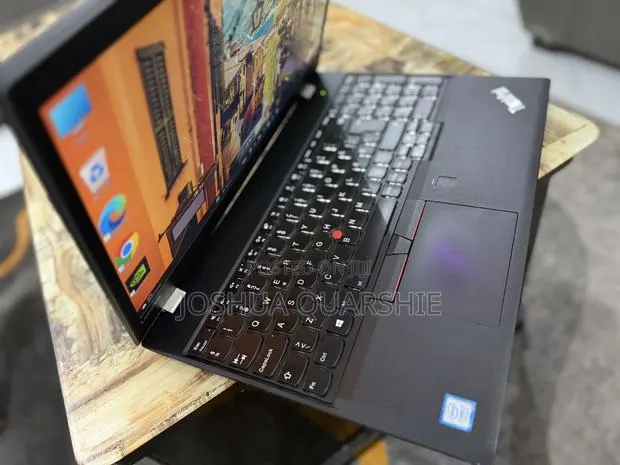 Laptop Lenovo ThinkPad T570 8GB Intel Core i7 SSHD+SSD 256GB · Photo 1
