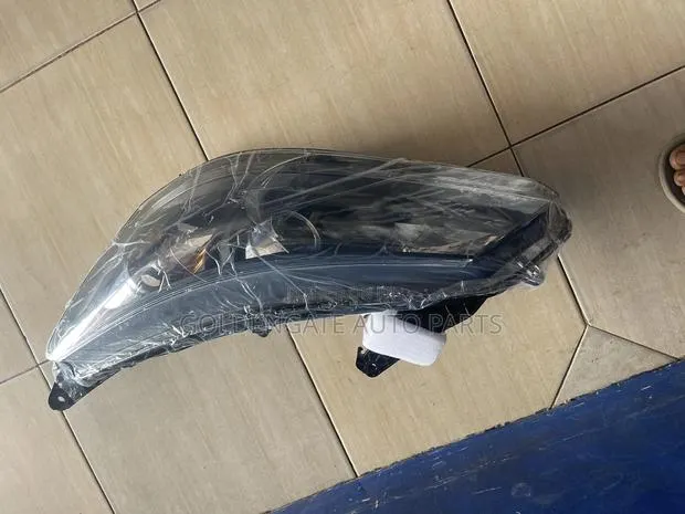 Honda Accord 14 Headlight · Photo 1