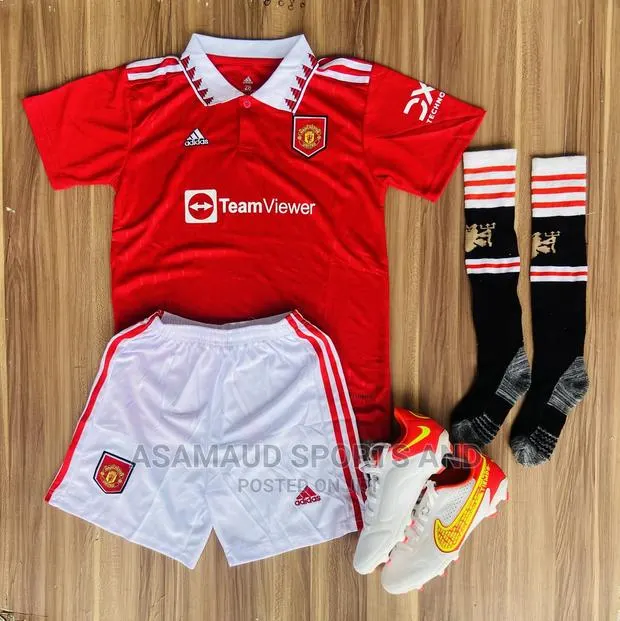 Original Set Kids of Football Suits Plus Boot at Cool Price · Photo 1