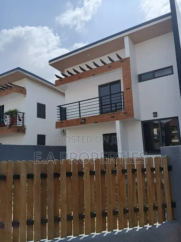 3bdrm House in E A Properties, Frafraha for sale · Photo 1