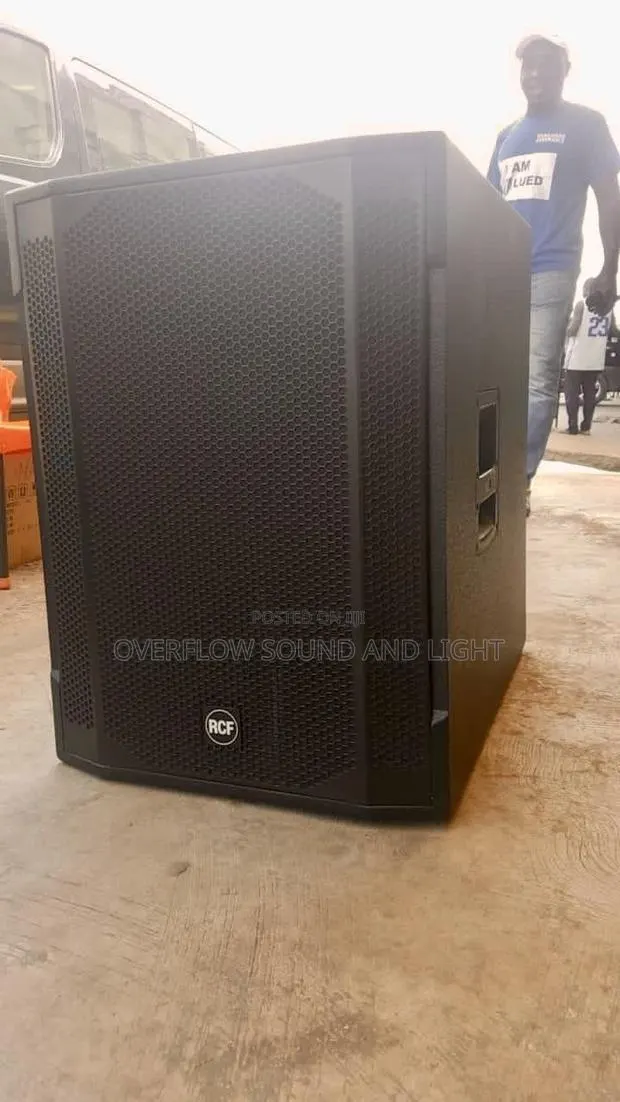 RCF TT-18 Active Bass Speaker (1pair) · Photo 1