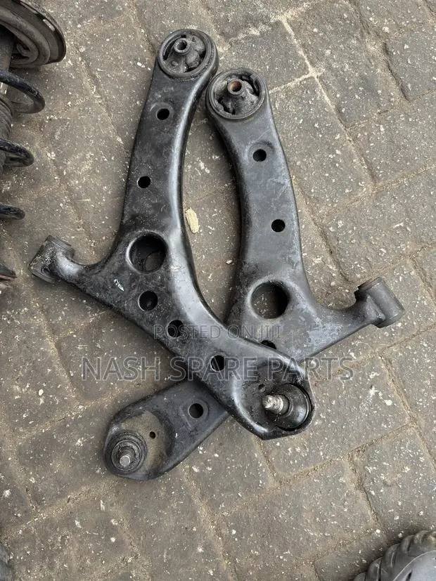 Toyota Voxy Low Arm · Photo 3