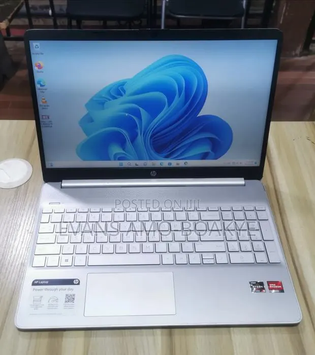 Laptop HP 15 16GB AMD Ryzen 3 SSD 256GB · Photo 1