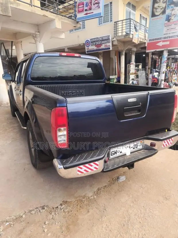 Nissan Frontier 2014 Blue · Photo 1