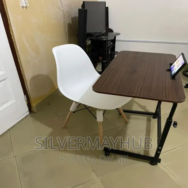 Adjustable Laptop Table · Photo 3