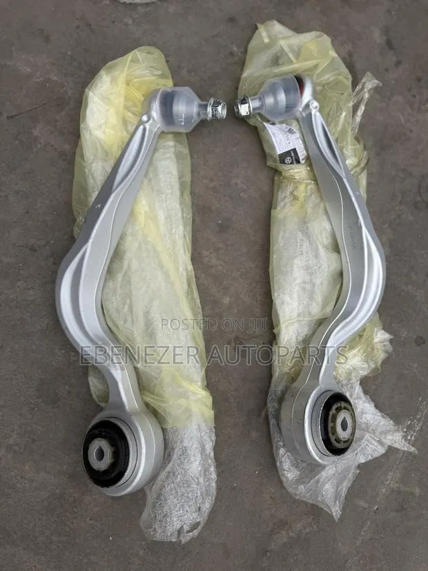 Mercedes Benz E300 C300 W205 Lower Control Arm Set · Photo 1