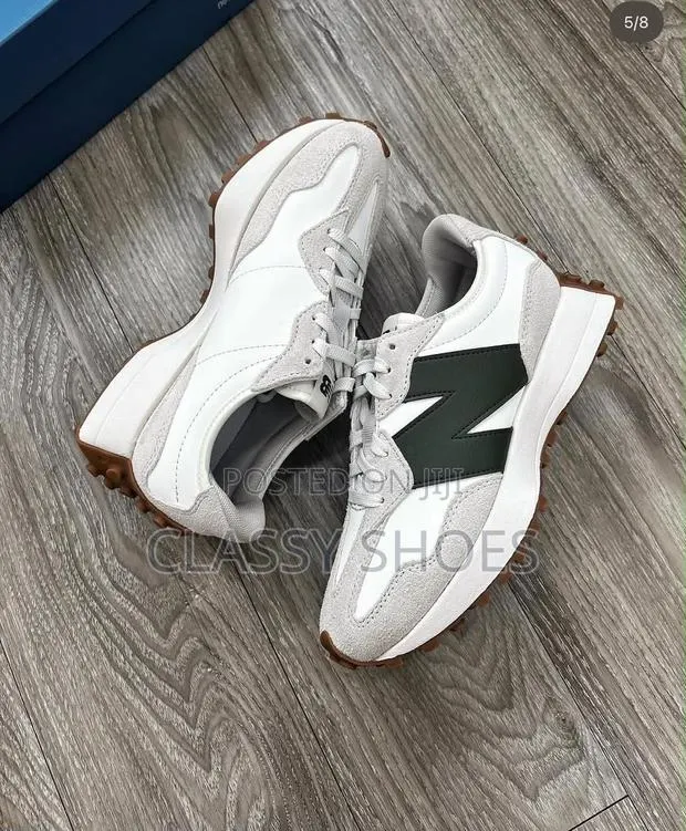 New Balance Casablanca White and Black · Photo 1